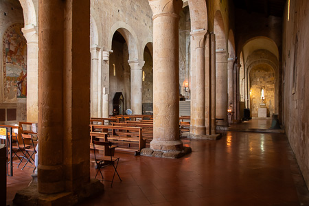 Toskana - Abbazia dei Santi Salvatore e Cirino - Die Kirche